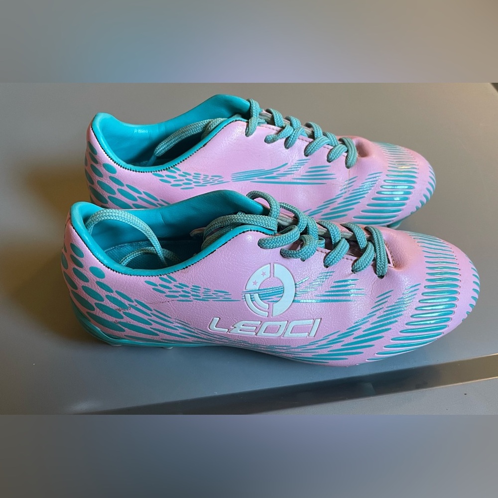 Leoci Soccer Cleats Size 33/2.5 Girls Boys Pink Teal Fútbol